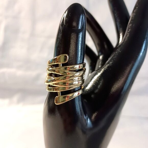 New Gift Box Silvertone Wide Band Wrap Ring Size 7 Statement Jewelry - Picture 1 of 4